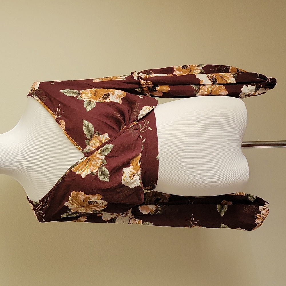NWT Surplice Tie-back Crop Top